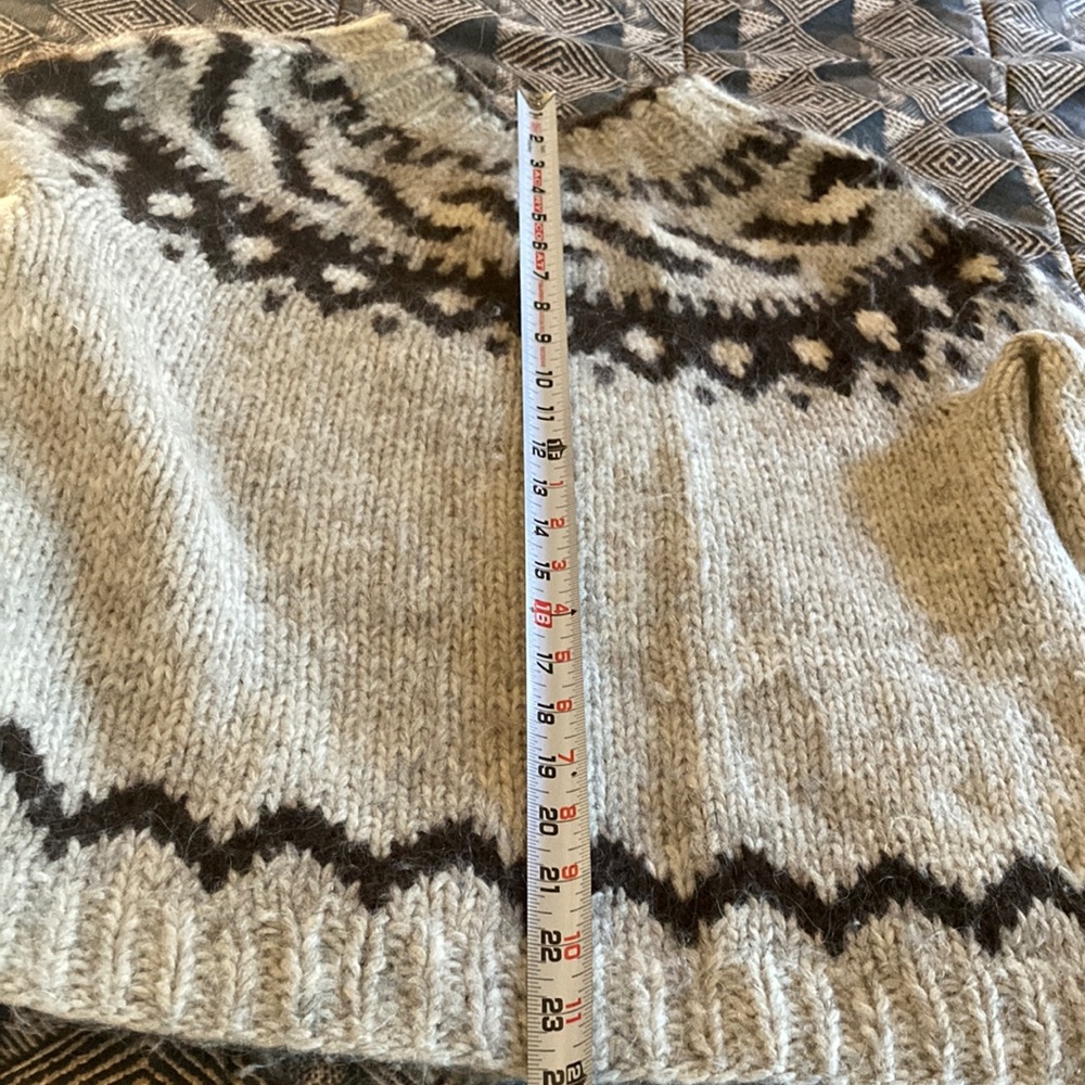 Icelandic Sweater - Picture 10 of 10